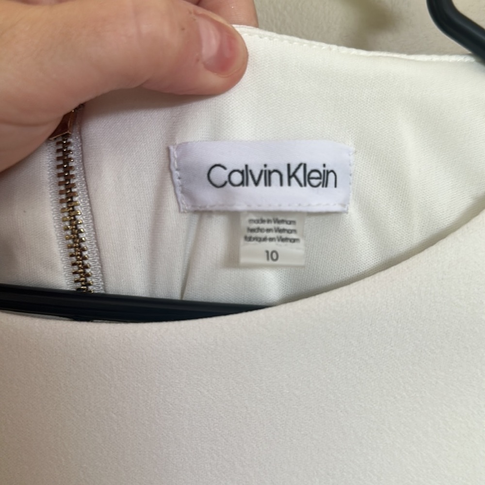 Calvin Klein - Picture 2 of 6